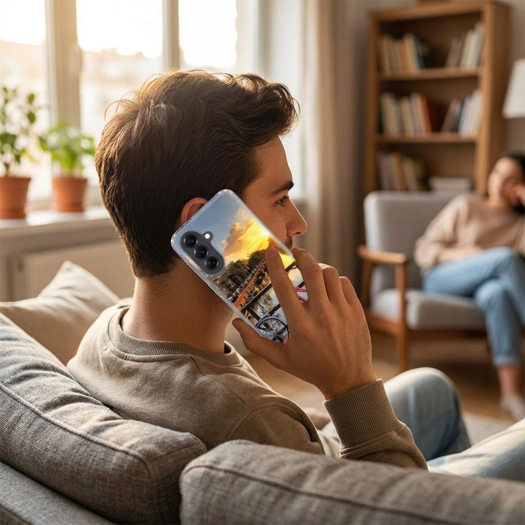 Samsung Galaxy A57 TPU Hoesje Amsterdamse Grachten - lifestyle foto in huiselijke setting
