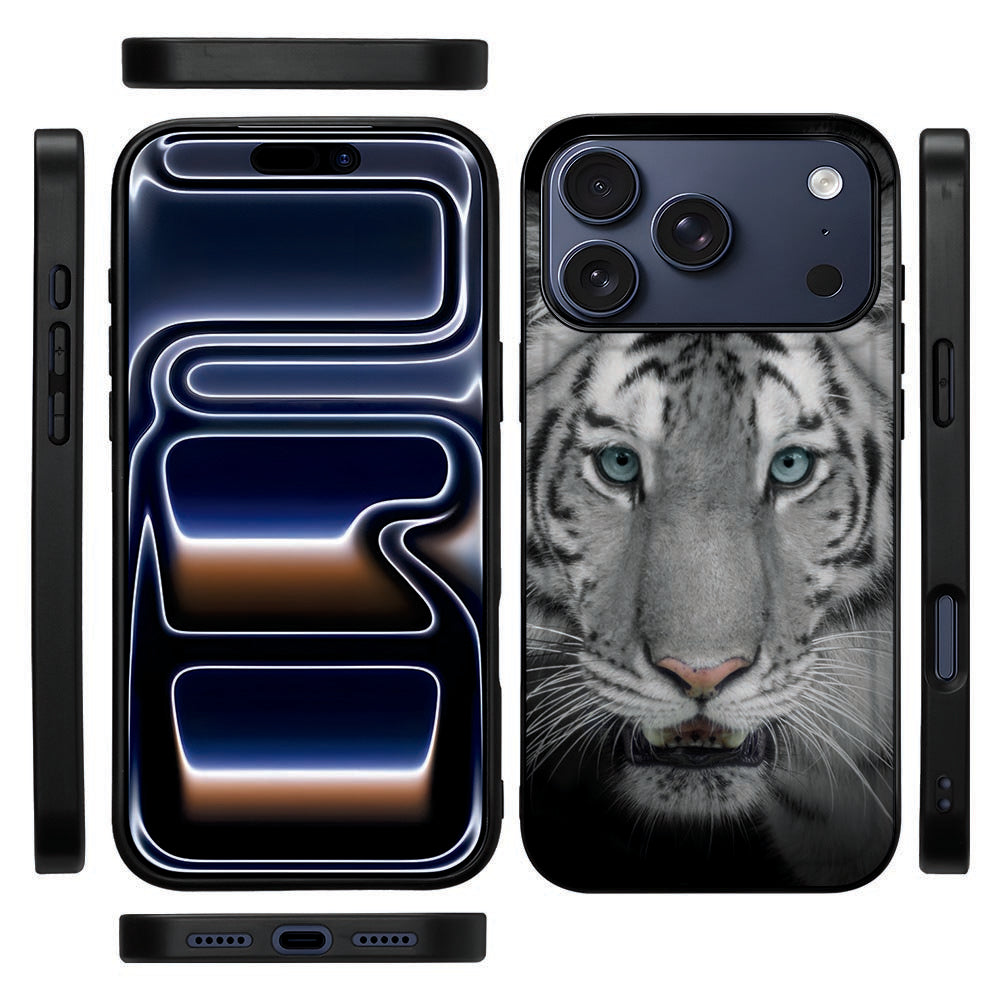 Zijaanzicht van de Tijger back cover voor de iPhone 18 Pro, zwarte TPU-rand langs de strepen